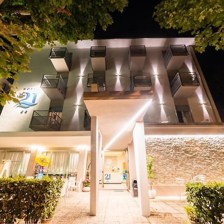 Hotel 21 Риччоне Экстерьер фото