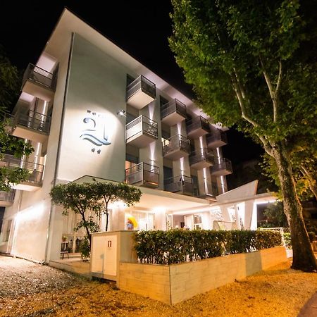 Hotel 21 Риччоне Экстерьер фото
