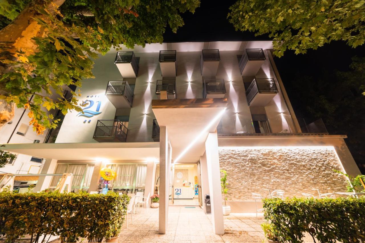 Hotel 21 Риччоне Экстерьер фото