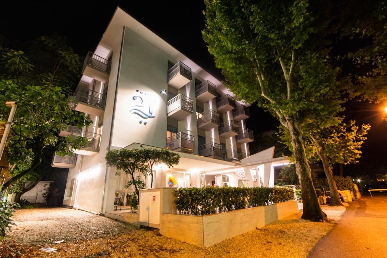 Hotel 21 Риччоне Экстерьер фото
